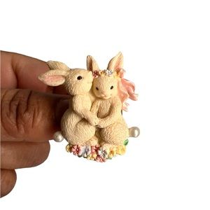 Vintage | Easter Bunnies Rabbits Flowers Faux Pearls Brooch Pin